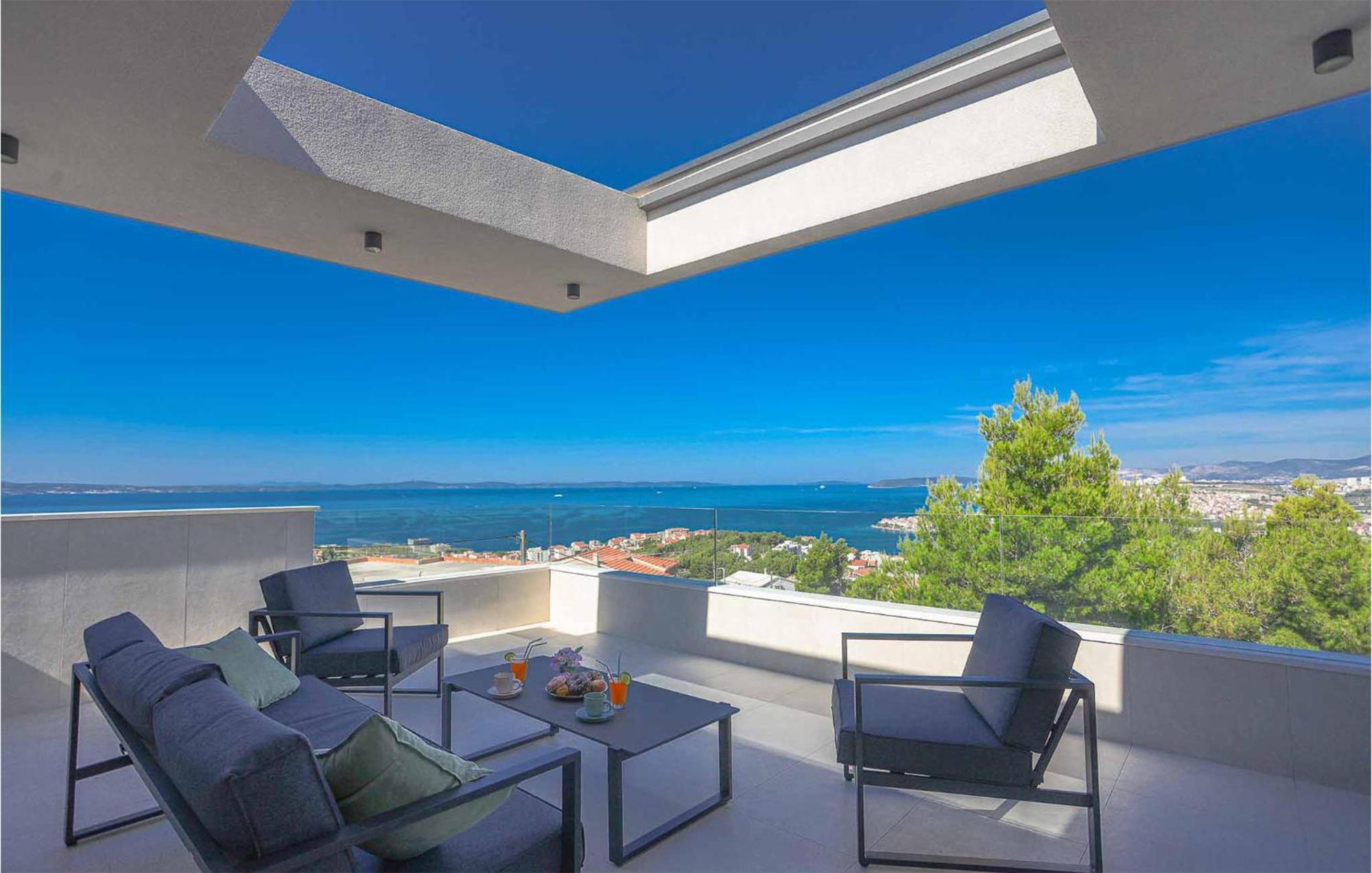 5 Bedroom Beautiful In Podstrana